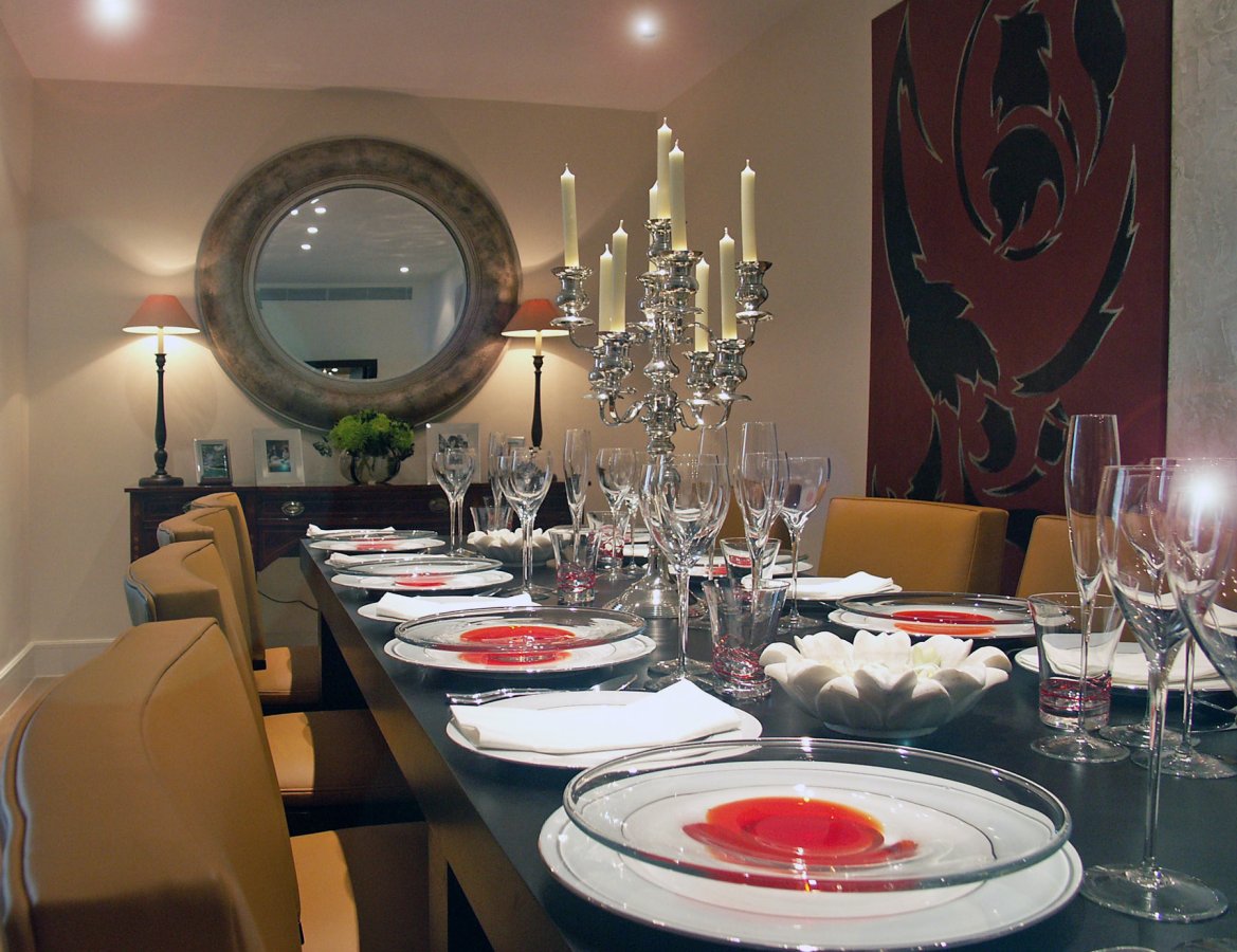 199 Knightsbridge is arguably one of London’s premier apartment buildings.
We were responsible for all the interior design and lifestyle of the building, which comprises 205 luxury apartments, mews houses and penthouses, with a sought-after address opposite the Royal Hyde Park. As of 2018, recent flats are trading in excess of £10,000 per square foot.