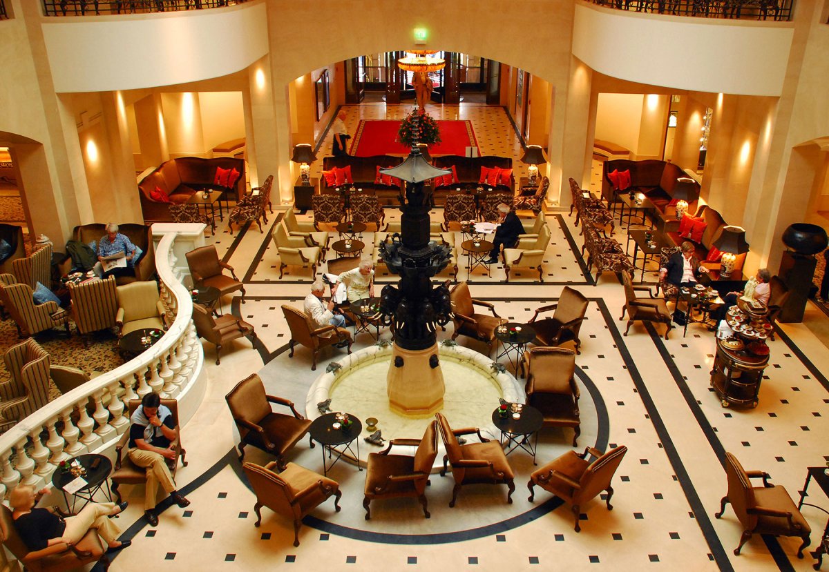 A living legend in the very heart of Berlin.
EADL reconstructed the famous iconic Adlon Berlin, near the Brandenburg Gate. We were involved in all the interior concepts and project procurement. We were also involved in the interior project management until the hotel opened.